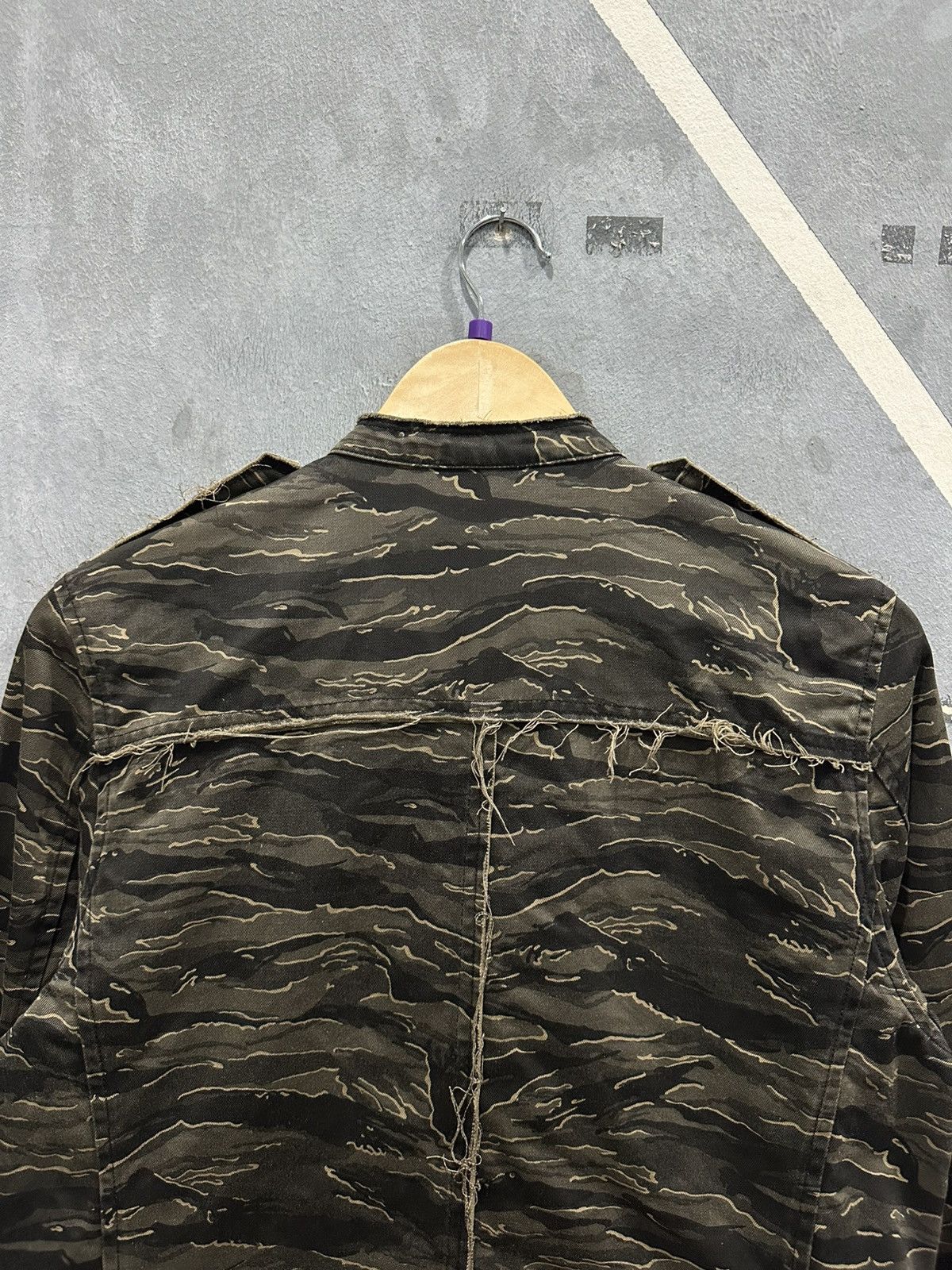 Vintage Military Tiger Stripe Camo Jacket Size US S / EU 44-46 / 1 - 20 Thumbnail