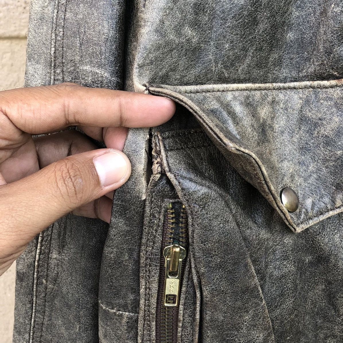 Vintage Vintage Sun Faded Cow Leather A-2 Bomber Jacket Size US M / EU 48-50 / 2 - 12 Thumbnail