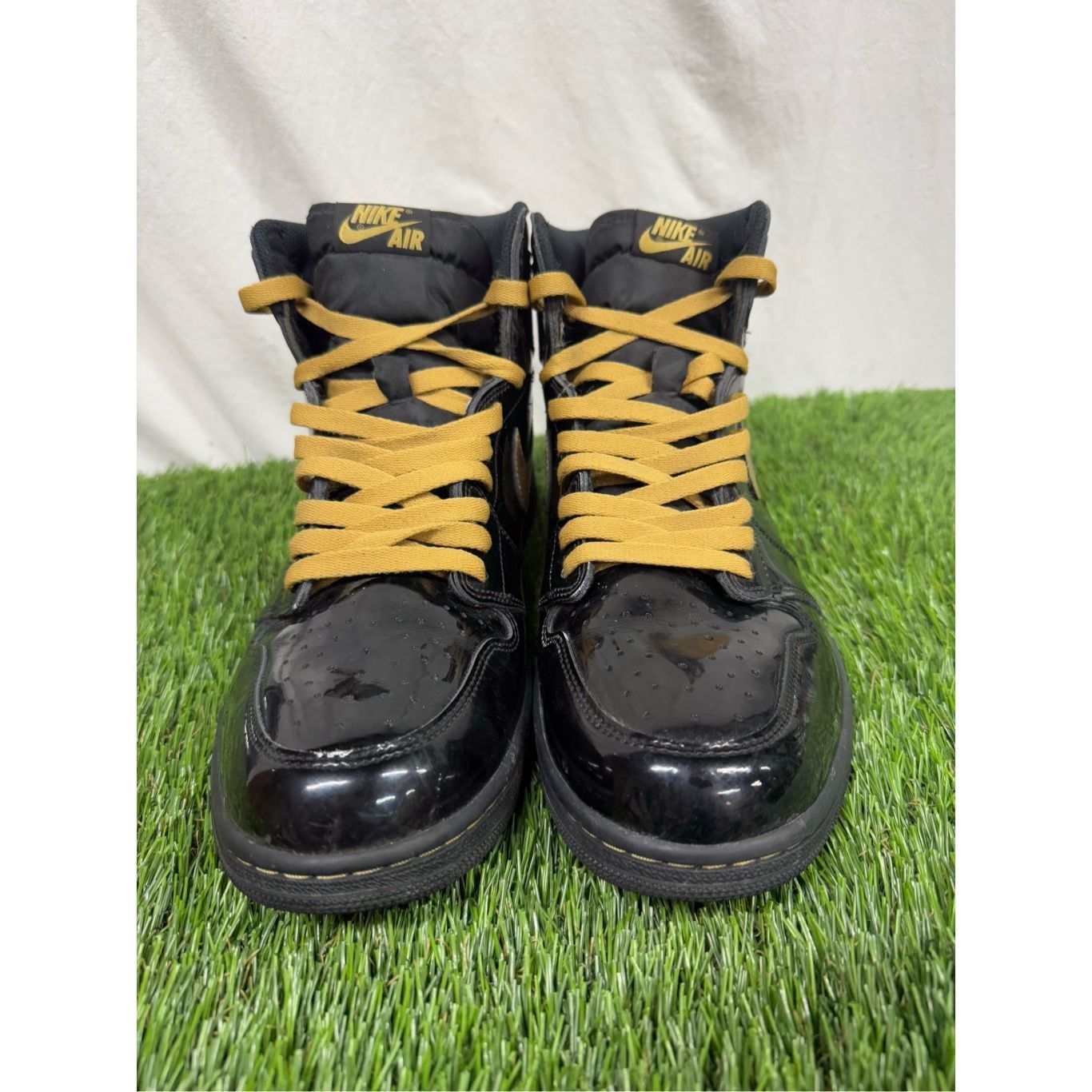 Jordan Brand Size 14 CLEAN Nike Air Jordan 1 Retro High OG Black/Metallic Size US 14 / EU 47 - 2 Thumbnail