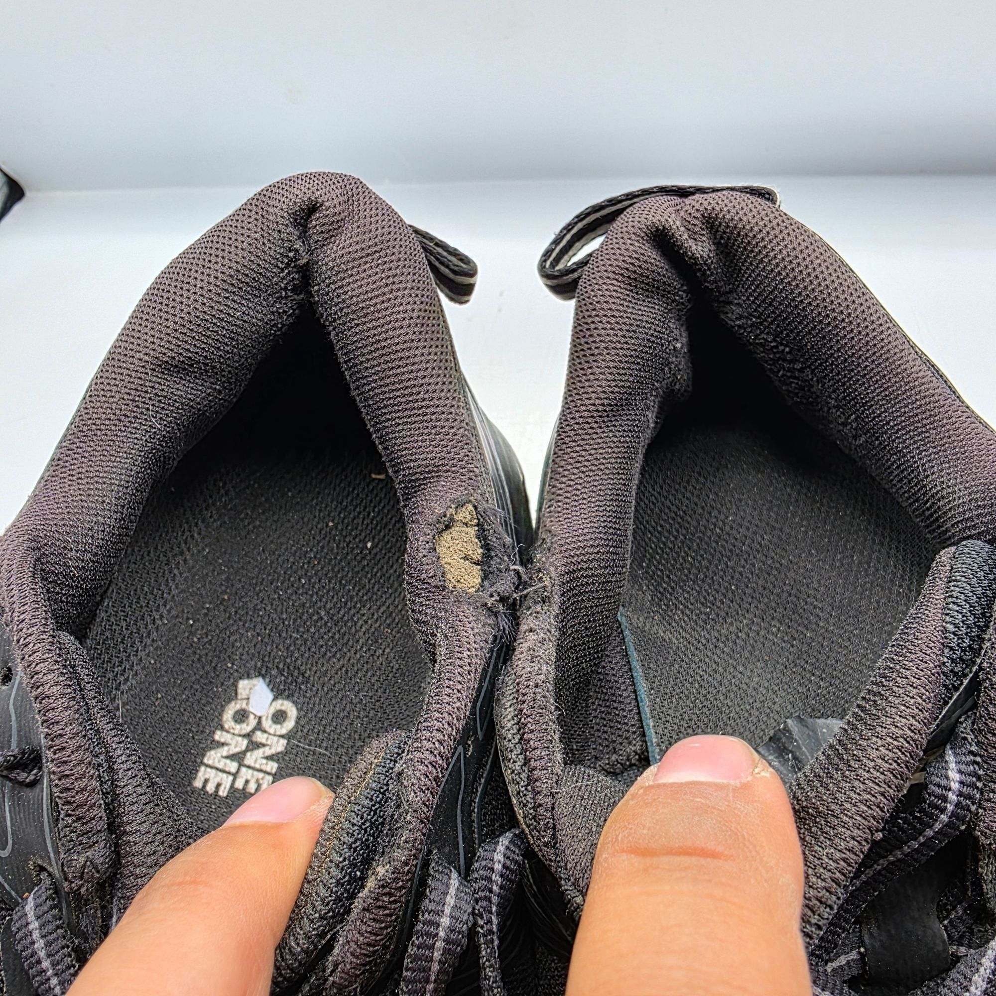 Hoka Hoka One One Bondi 7 Womens Size 8 D Wide Black Athletic Sho Size US 8 / IT 38 - 9 Thumbnail