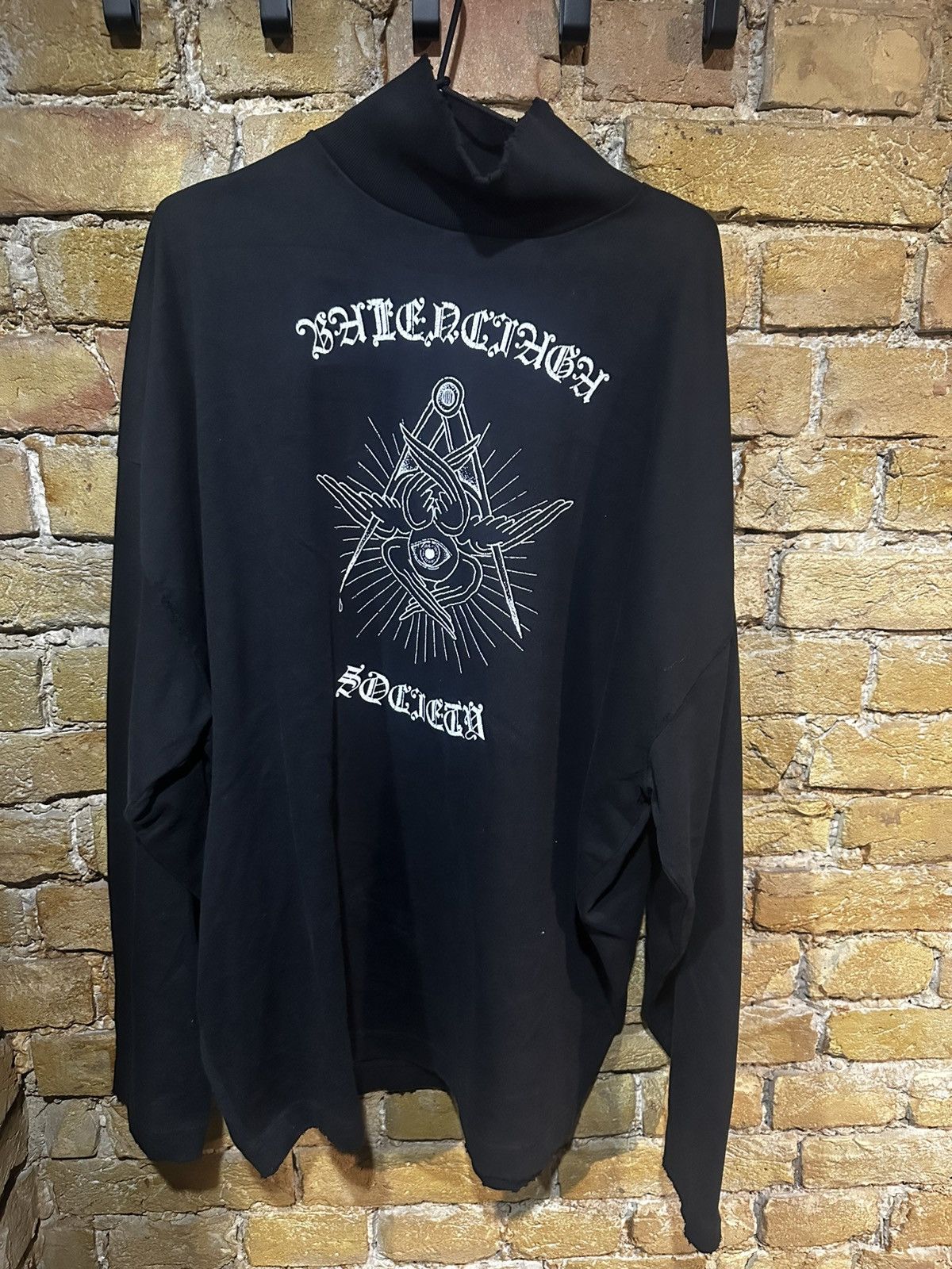 balenciaga free your mind sweater