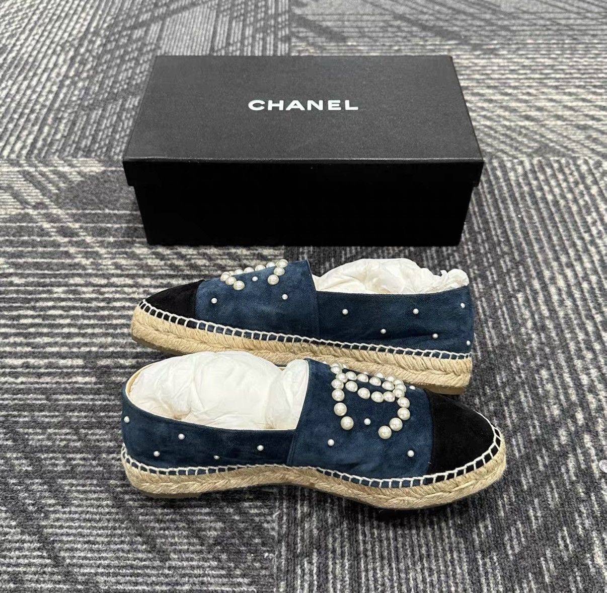 Chanel Chanel Pearl Logo Espadrilles J42 Size US 7 / IT 37 - 5 Thumbnail
