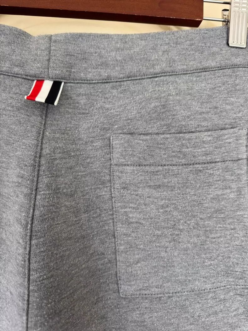 Thom Browne Thom browne Size 2 Gray cotton straight sports pants 2504- Size US 30 / EU 46 - 4 Thumbnail