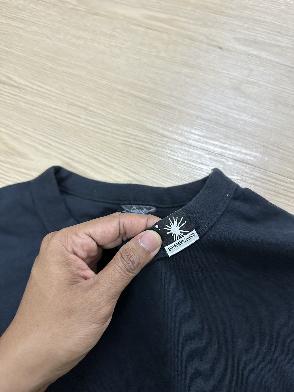 GU × Maison MIHARA YASUHIRO MIHARAYASUHIRO X GU Communications Good Inspiration L/S Tee Size US S / EU 44-46 / 1 - 5 Thumbnail