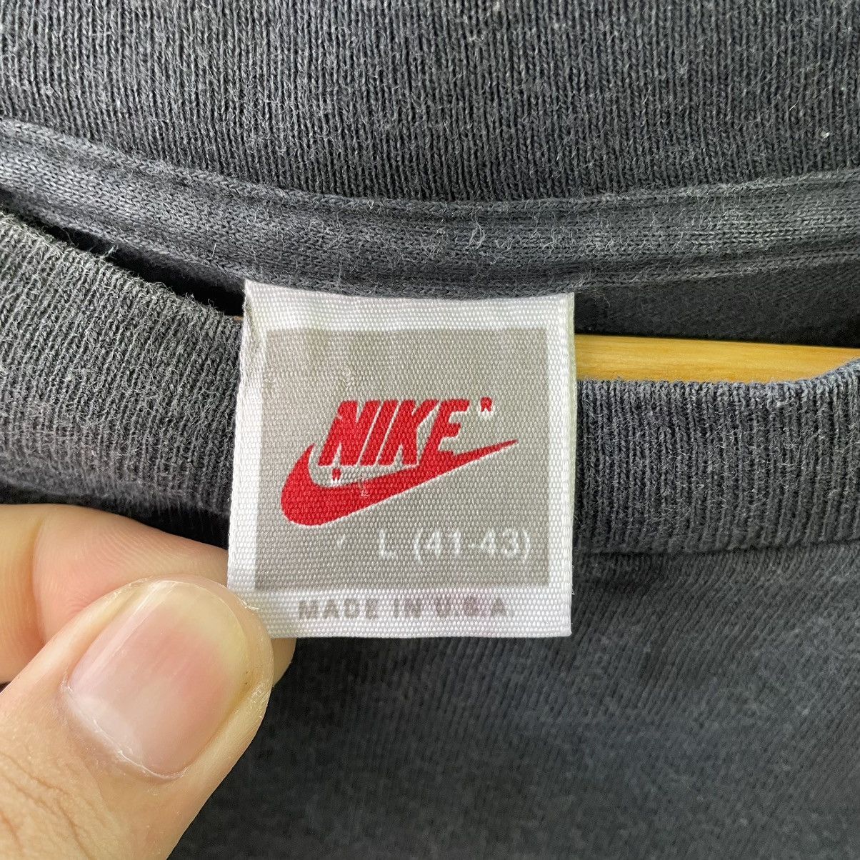 Nike × Vintage Vintage Nike T-Shirt black Single Stitch CropTee USA 80s 90s Size US L / EU 52-54 / 3 - 3 Thumbnail