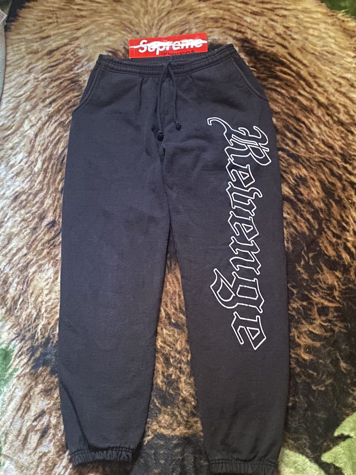 Revege sale sweatpants