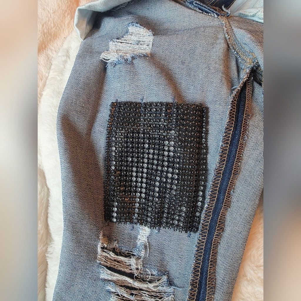 Guess GUESS Rhinestone Distressed Skinny Jeans Brand New Size 24" / US 00 / IT 34 - 14 Thumbnail