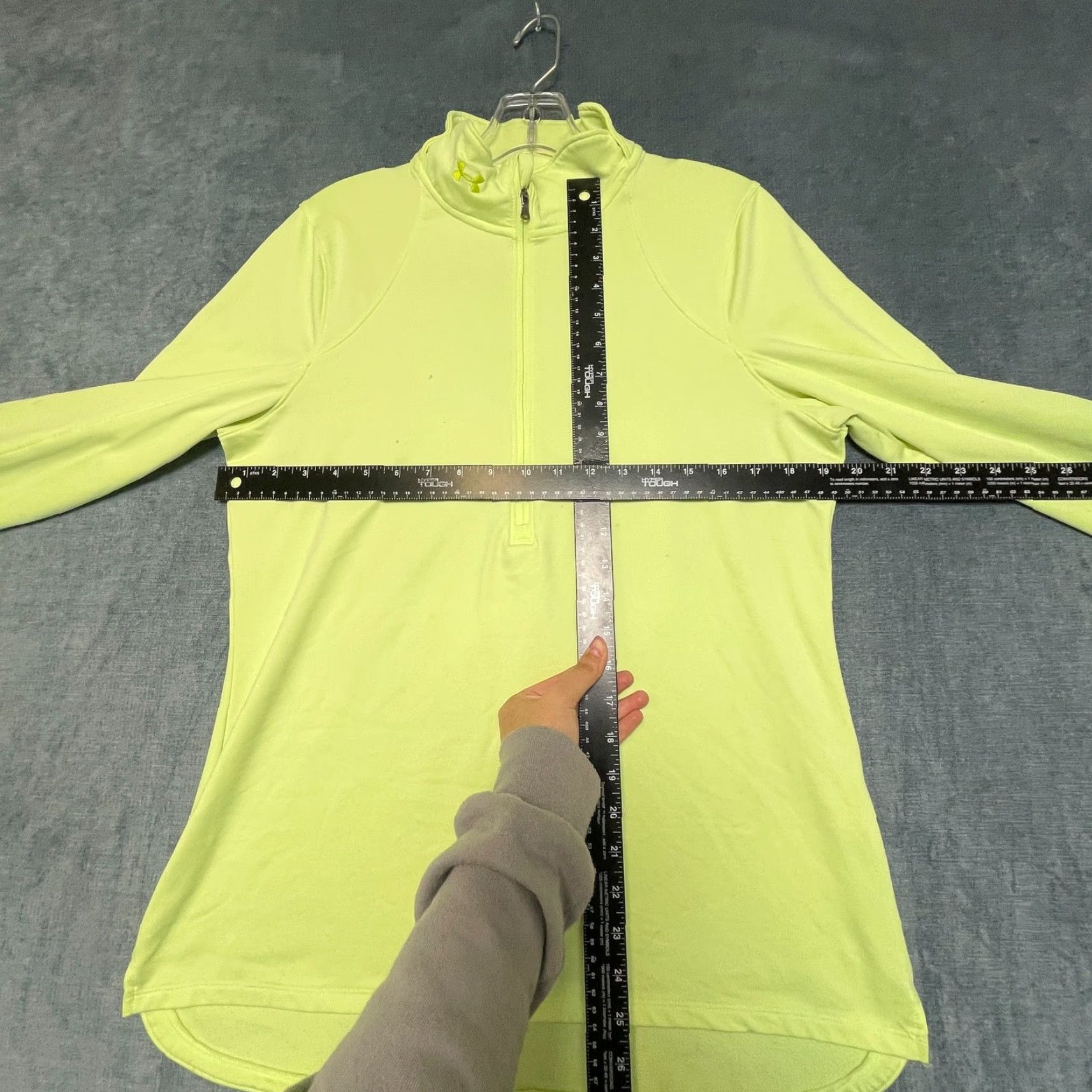 Under Armour Under Armour ColdGear Thermal Shirt Womens Large Yellow Fitted Logo Hi Low Hem Size L / US 10 / IT 46 - 7 Thumbnail