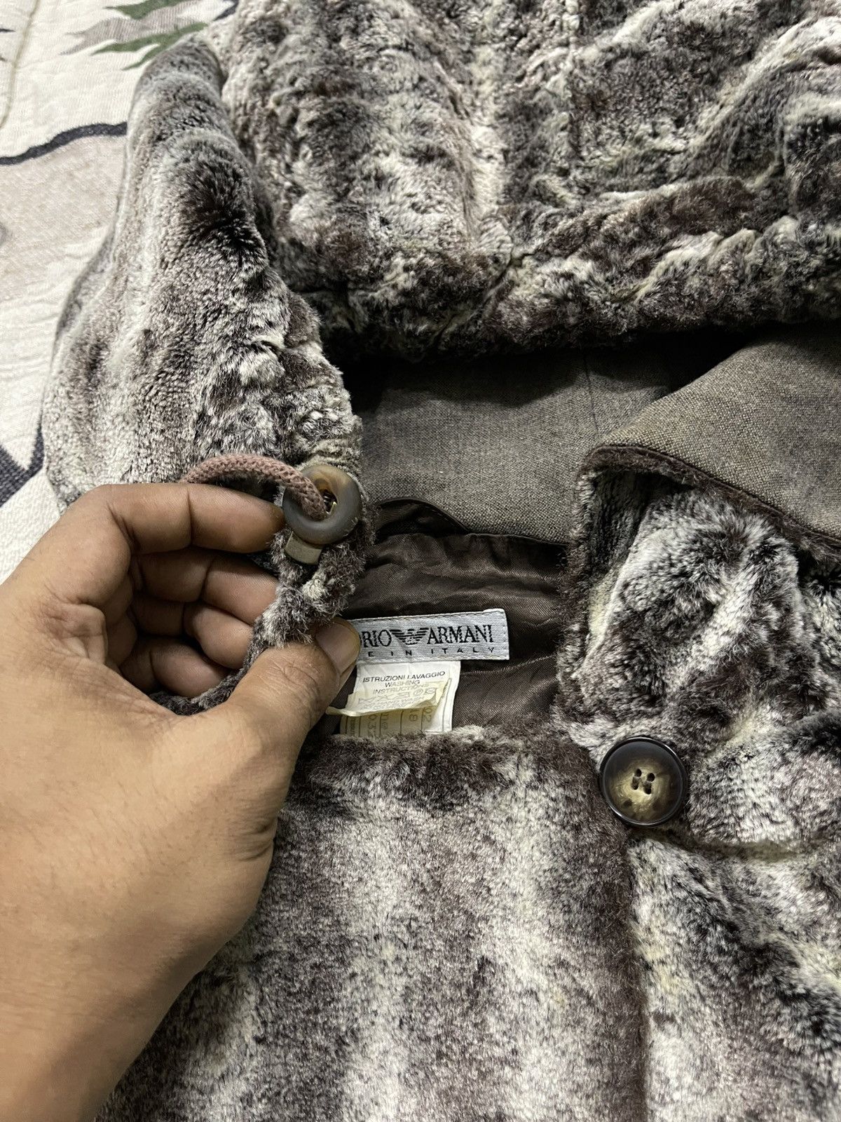 Emporio Armani 1990s EMPORIO ARMANI FURRY HOODED UNISEX JACKET RARE Size M / US 6-8 / IT 42-44 - 10 Thumbnail