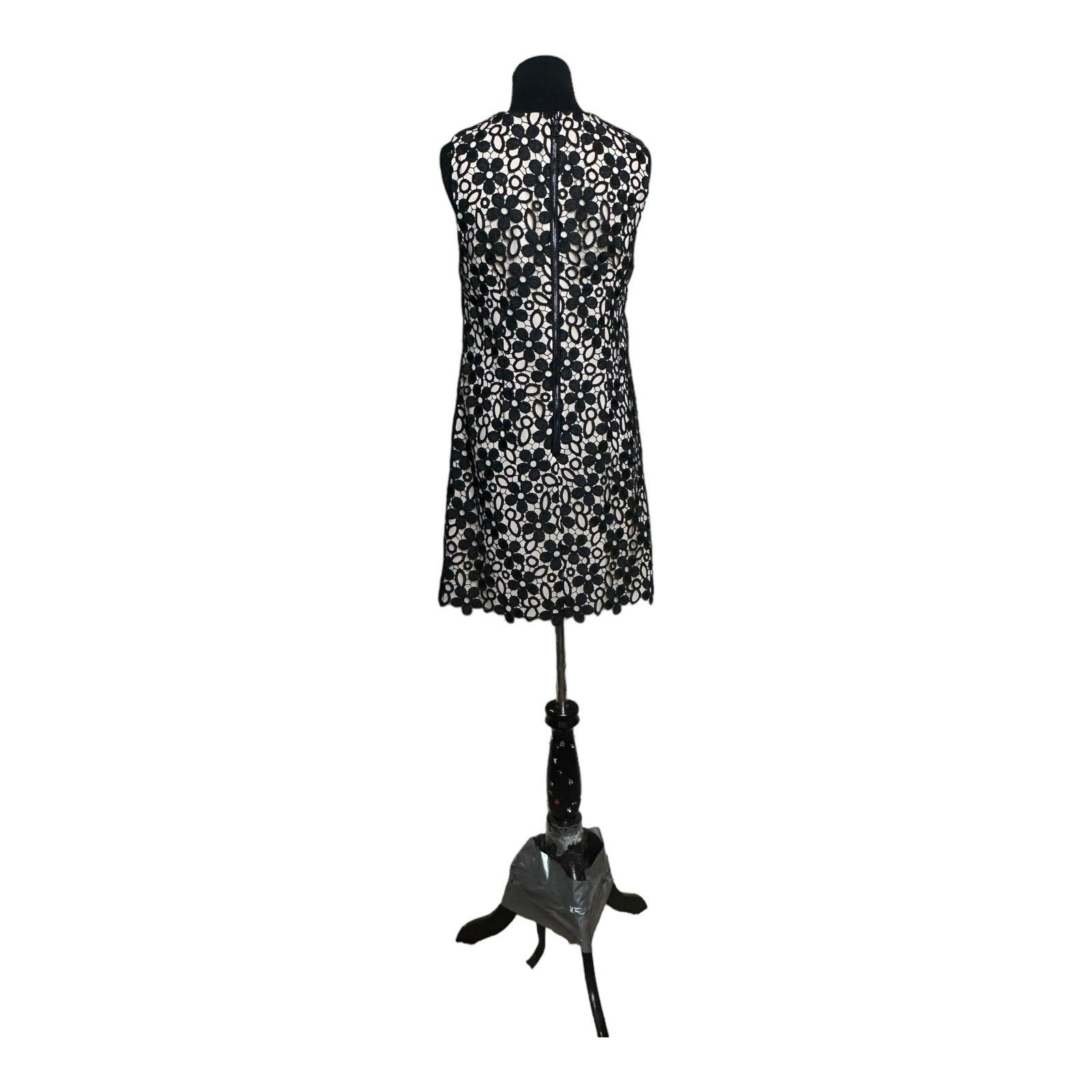 Alice + Olivia Alice + Olivia Clyde floral lace sheath mini dress size 4 Size S / US 4 / IT 40 - 10 Thumbnail