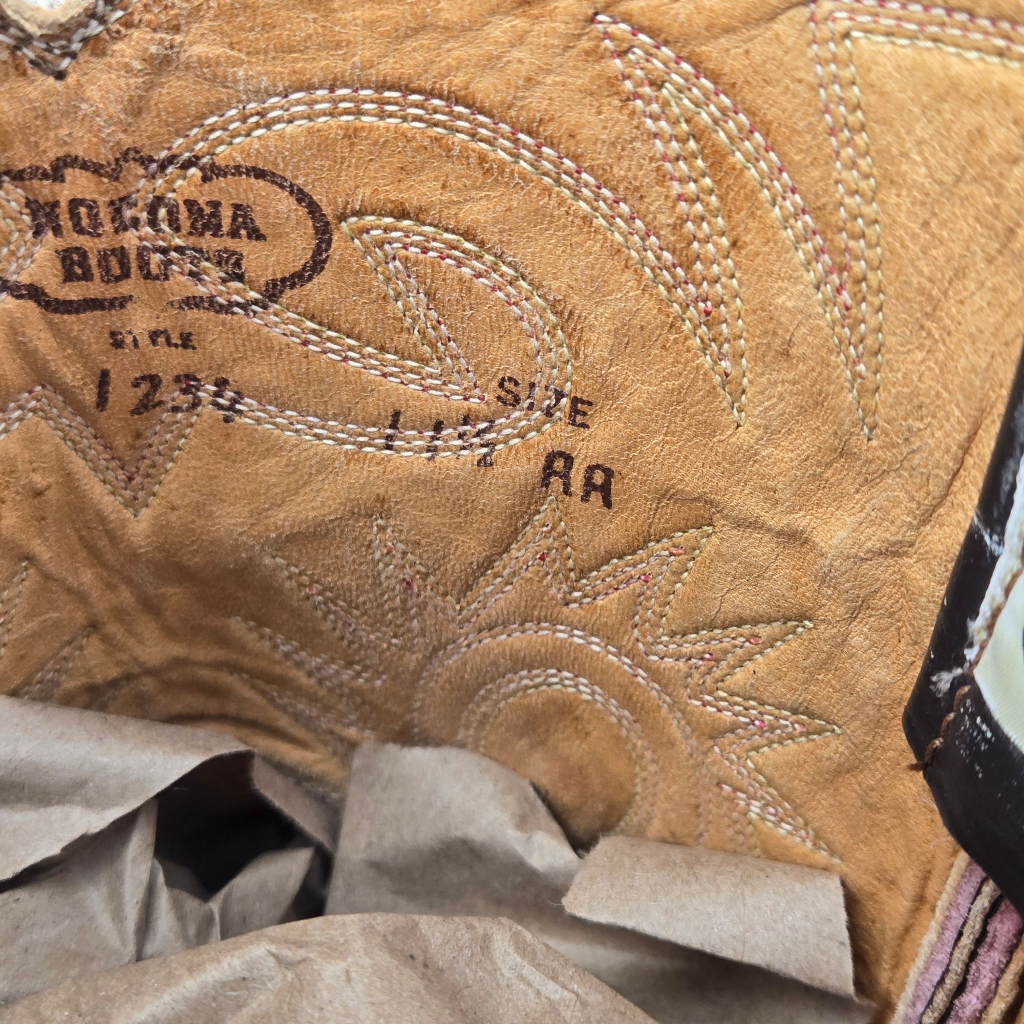 Nocona Vintage Nocona Cowboy Boots Two Tone Brown Leather Mens 11.5 Size US 11.5 / EU 44-45 - 4 Thumbnail