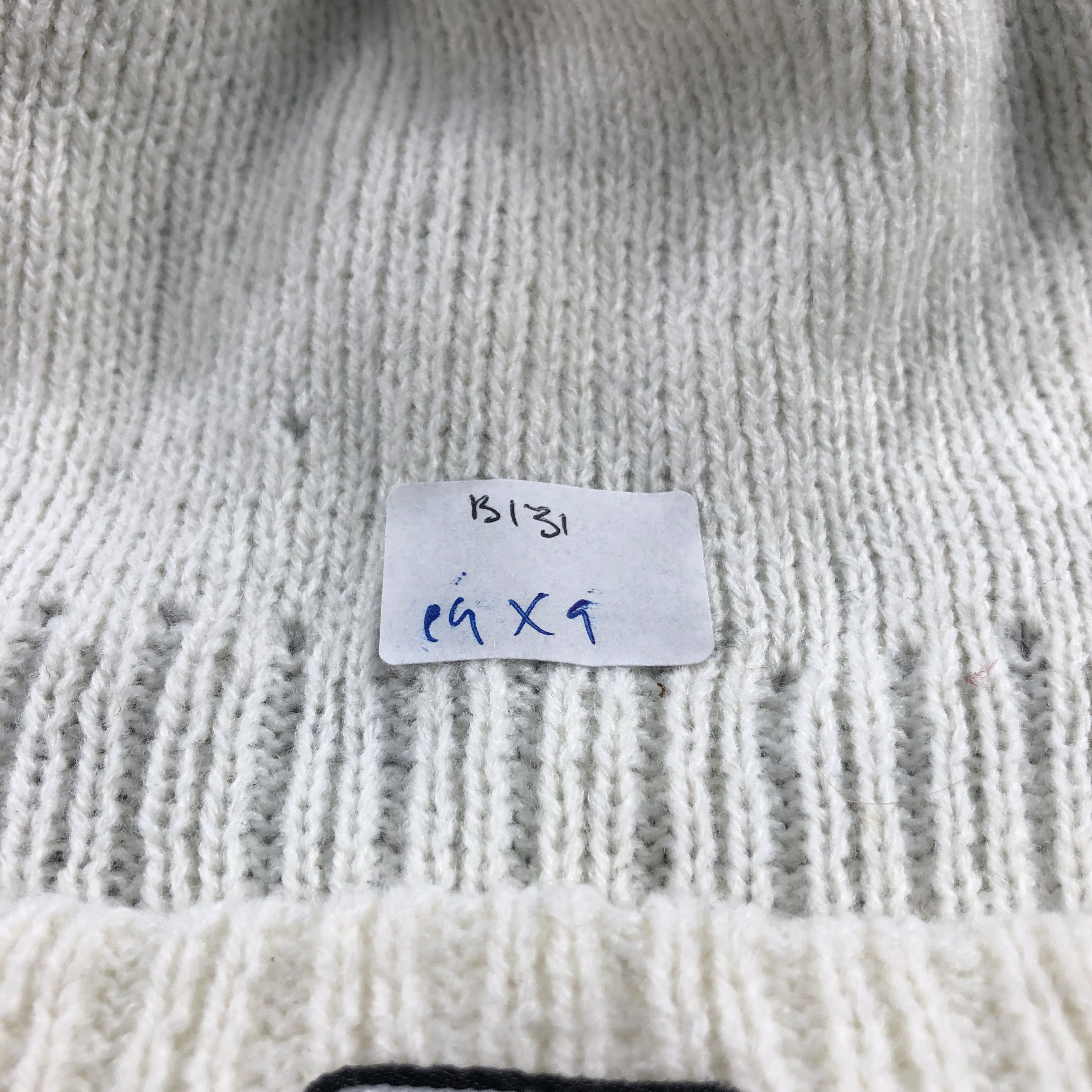 Vintage Junior Ski Club Beanie Snowcap Snow Hat B131 Size ONE SIZE - 14 Thumbnail