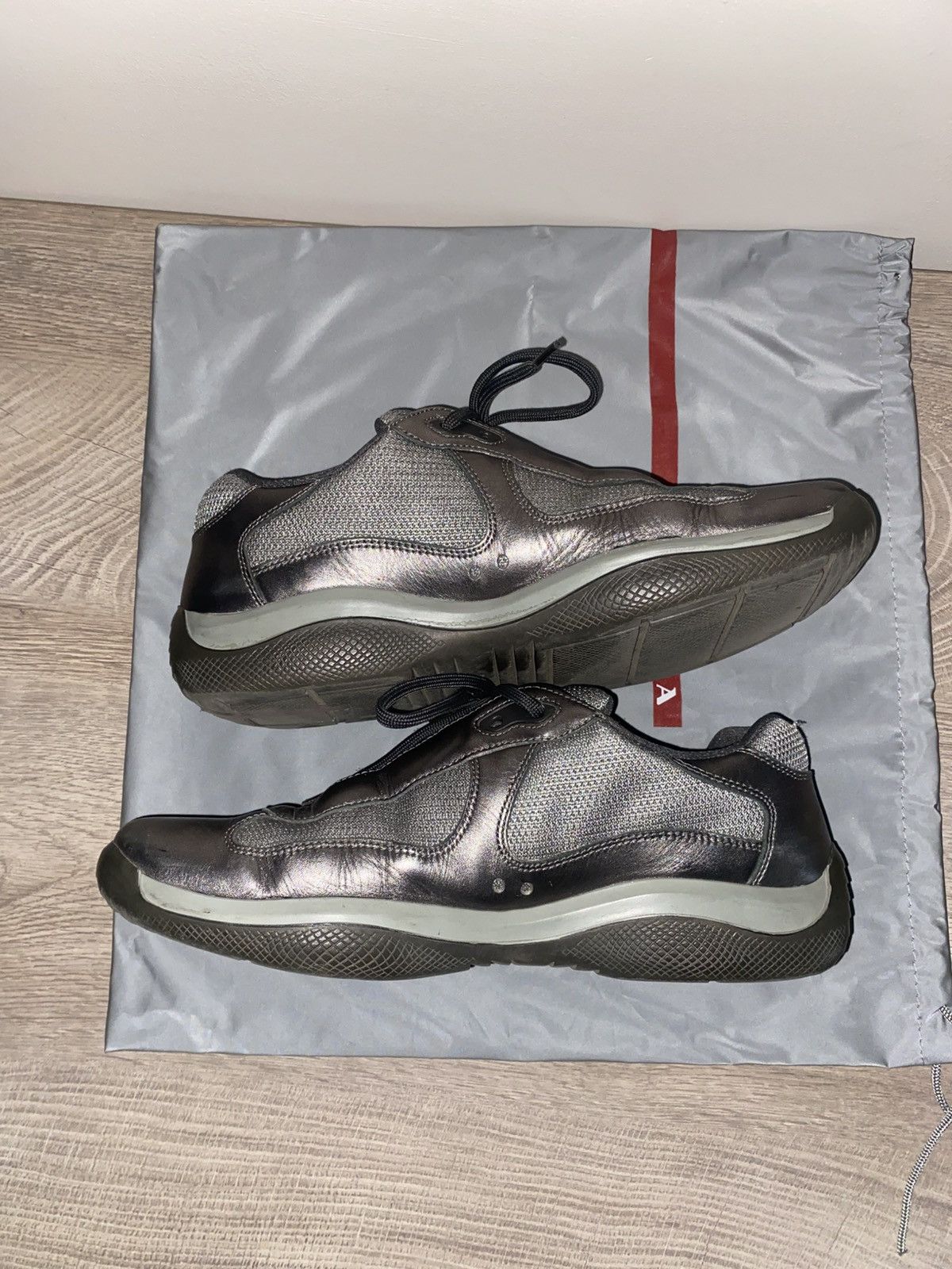 良品 PRADA archive シルバー スニーカー 25 Vintage Prada Vintage Prada Silver Metallic Bowling Shoe Sneakers | Grailed