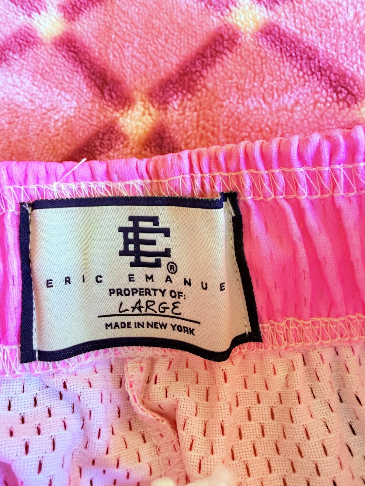 Eric Emanuel Eric Emanuel Basic Short Pink Clouds Size Large Rare🔥 Size US 33 - 3 Thumbnail