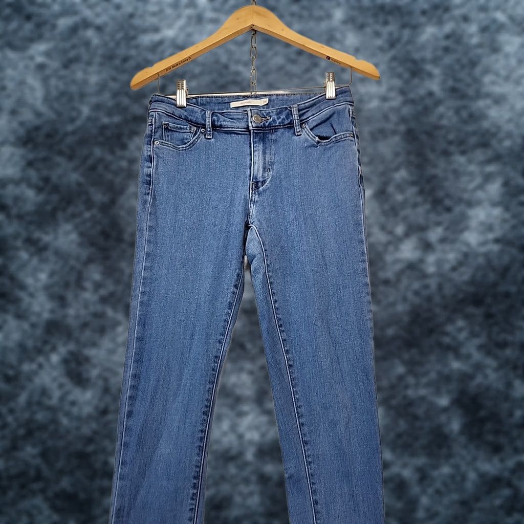 Levi's Levi's 711 Skinny Stretch Distressed Raw Hem Cuff Jeans Women's Sz 26 Light Wash Leather? Size 26" / US 2 / IT 38 - 1 Thumbnail