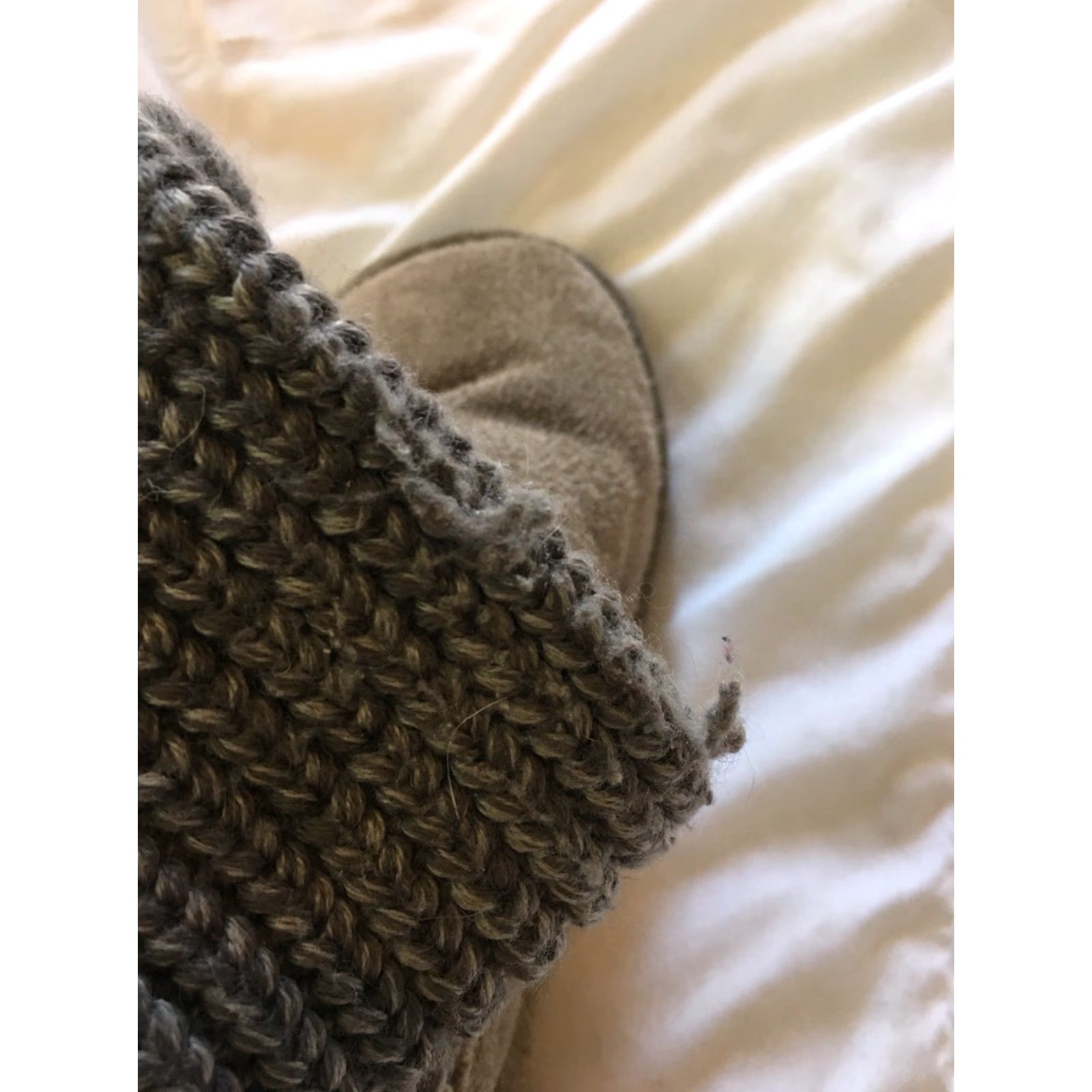 Vintage Bearpaw Women's Boot Gray Suede Knit Uppers & Sheepskin Lining Fold-Over 6 US Size 6 Size US 6 / IT 36 - 6 Thumbnail
