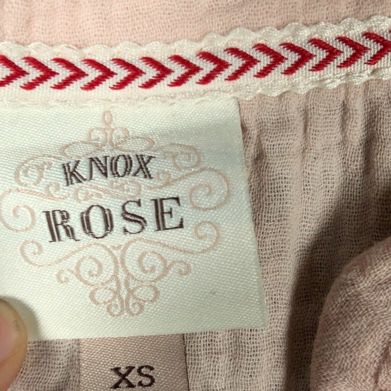 Vintage **Knox Rose Womens Sleeveless Embroidered V Neck Blouse Peach Pink XS** User: **Knox Rose Womens Embroidered V Neck Sleeveless Blouse Peach Pink XS** Size XS / US 0-2 / IT 36-38 - 6 Thumbnail