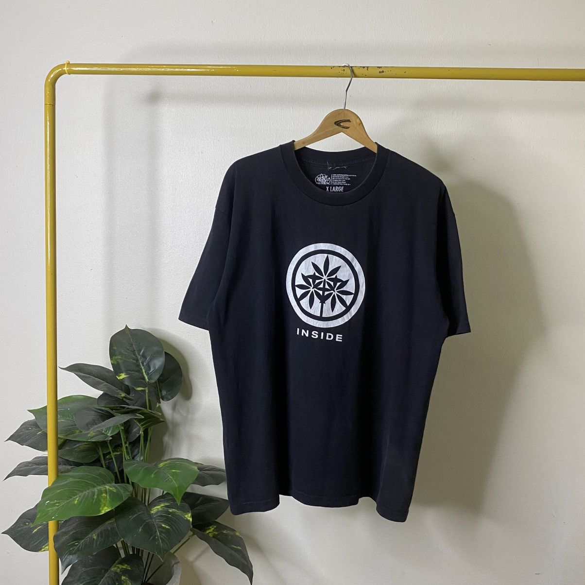 Vintage Y2K Inside Originals Marijuana Streetwear T Shirt Size US XL / EU 56 / 4 - 1 Thumbnail