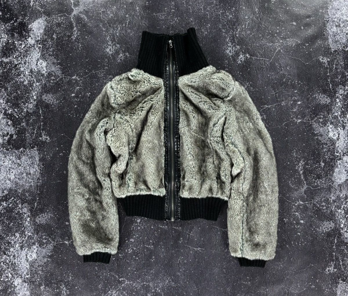 Vintage Cropped Vintage fluffy Faux Fur bomber jacket Size S / US 4 / IT 40 - 1 Thumbnail