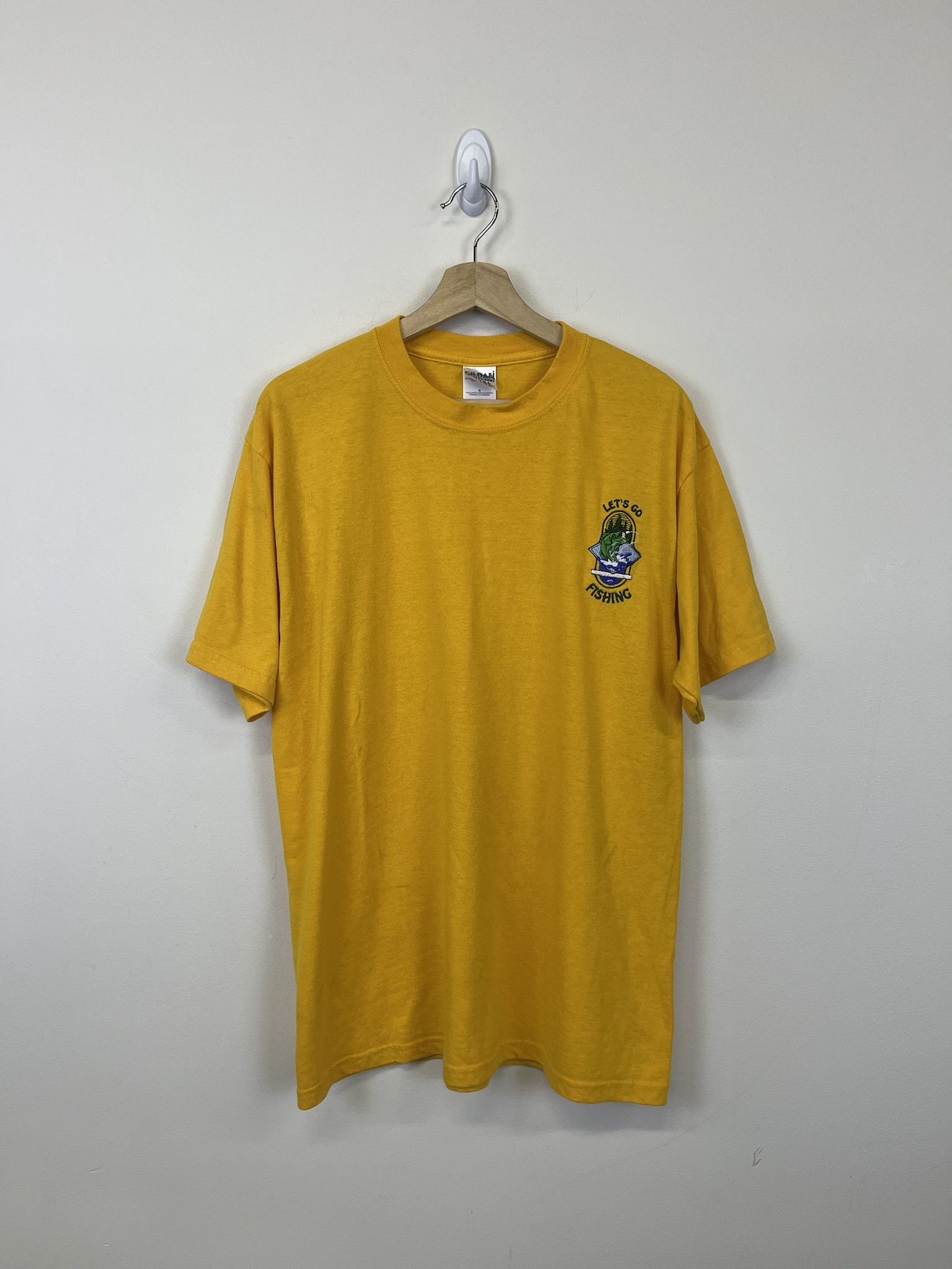 Vintage Gildan Let's Go Fishing Tee Size US L / EU 52-54 / 3 - 1 Thumbnail