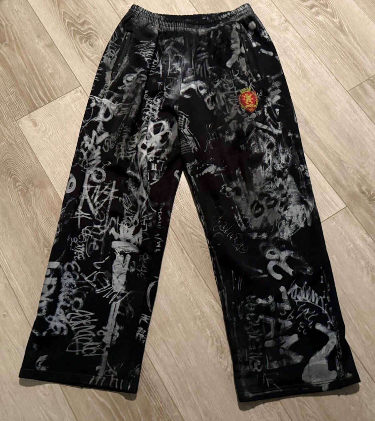 Balenciaga Balenciaga Skater Graffiti Sweatpant Black XS | Grailed