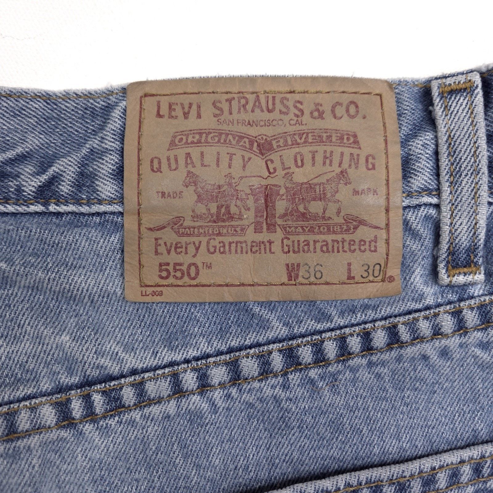 Levi's Vintage Levis 550 Relaxed Fit Jeans Mens 36x30 Blue Baggy Size US 36 / EU 52 - 10 Thumbnail