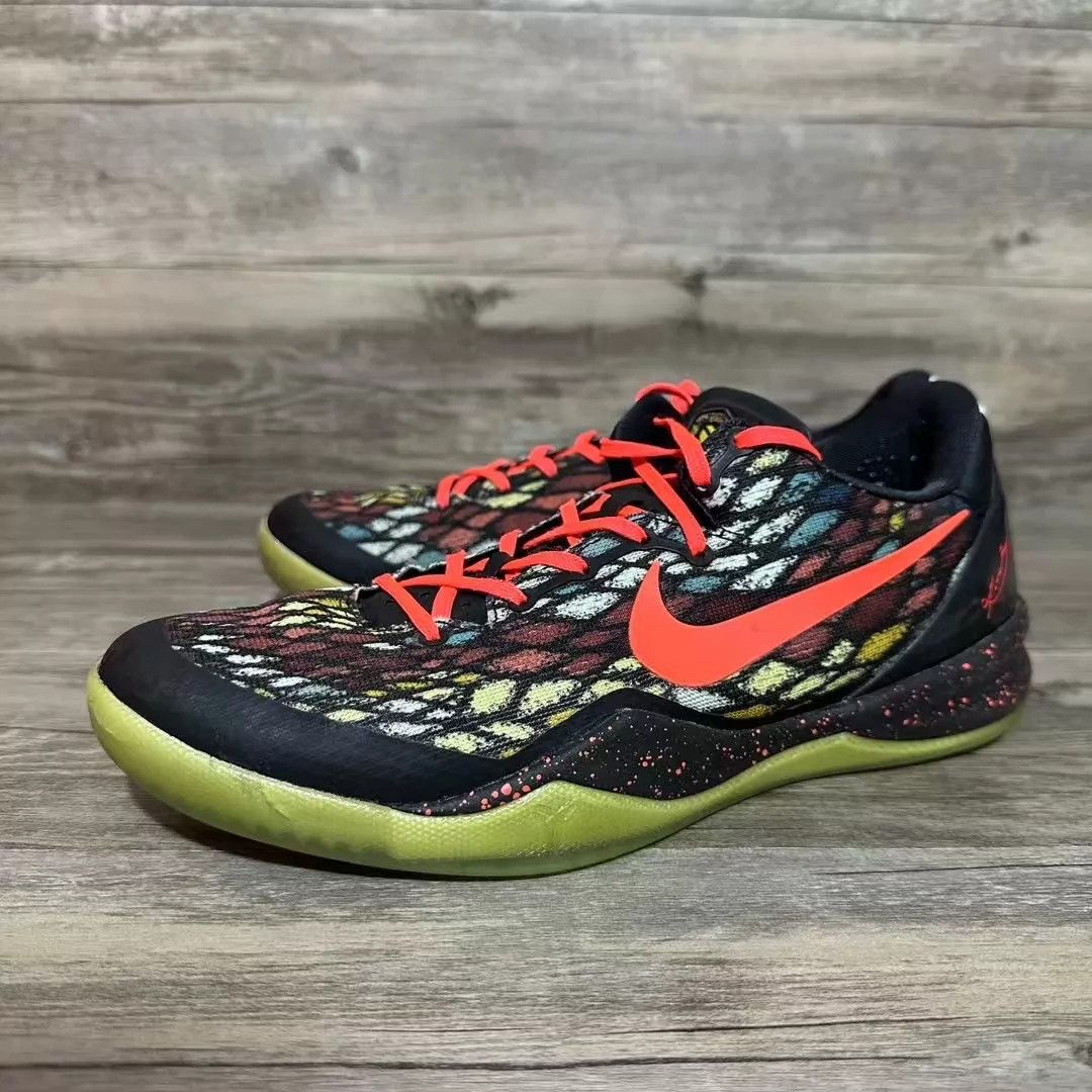 Nike Nike Kobe 8 Christmas OG 43 9.7/10 Size US 9.5 / EU 42-43 - 1 Thumbnail