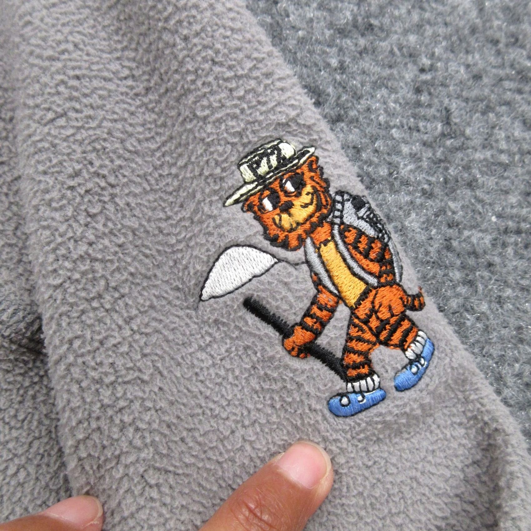 Patagonia Patagonia Pullover Womens Medium Gray Quarter Zip Fleece Embroidered Tiger Logo Sweater S/Sactive? Size M / US 6-8 / IT 42-44 - 7 Thumbnail