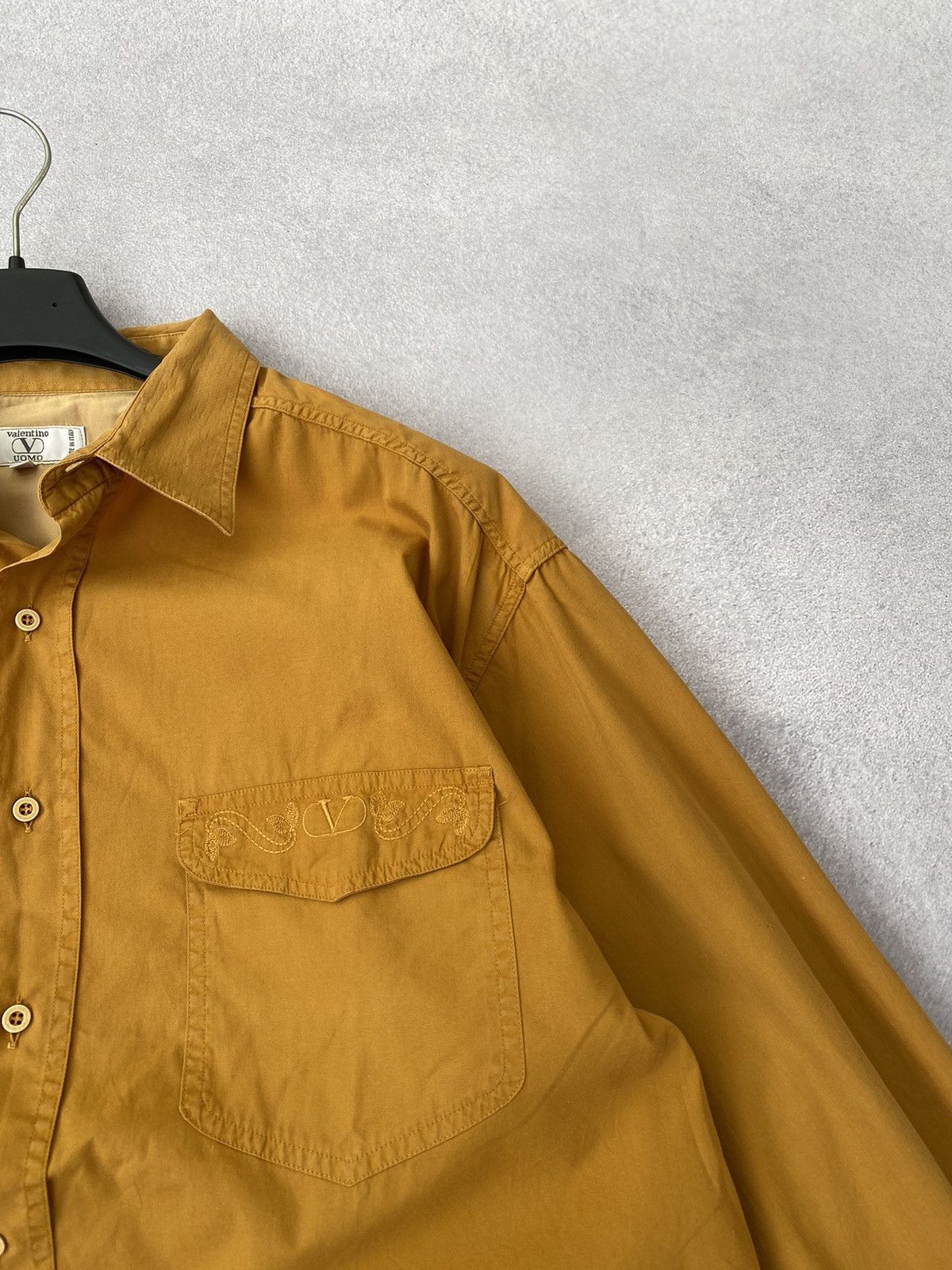 Designer × Valentino × Vintage Vintage Valentino Uomo Button Up Shirt Size US M / EU 48-50 / 2 - 5 Thumbnail