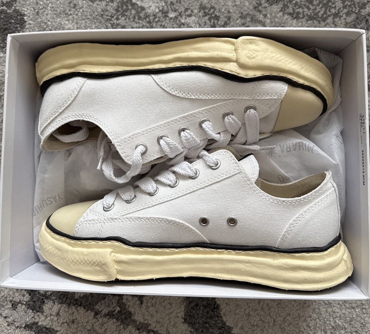 Japanese Brand MAISON Mihara Yasuhiro Peterson Vintage Low White Size US 12 / EU 45 - 1 Thumbnail