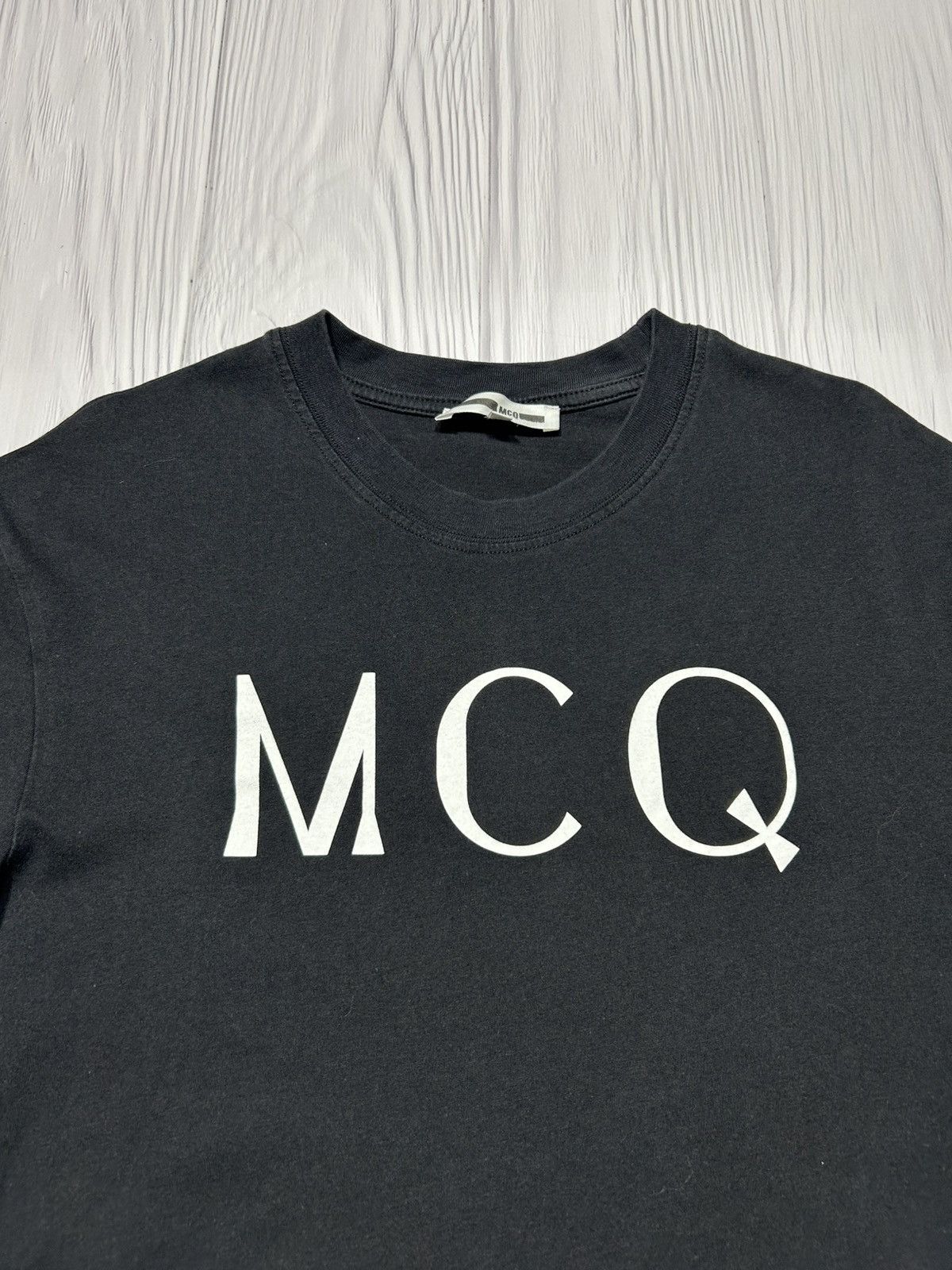 MCQ MCQ Alexander McQueen Logo Black T-Shirt Size L Size US L / EU 52-54 / 3 - 6 Thumbnail