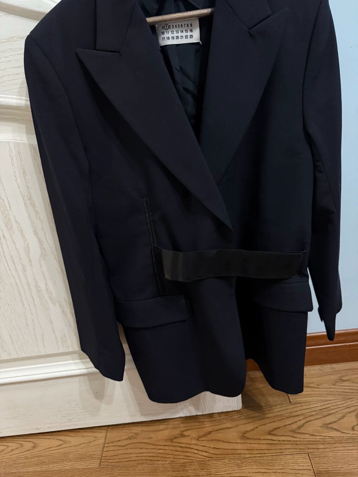 Maison Margiela Maison Margiela Women's Blazer with Velcro Belt Size S / US 4 / IT 40 - 3 Thumbnail