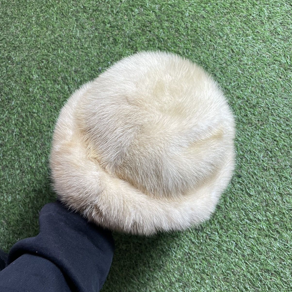 Vintage Vintage 1990s Cream Fur Hat Brutalist Grunge Streetwear OS Size ONE SIZE - 6 Thumbnail