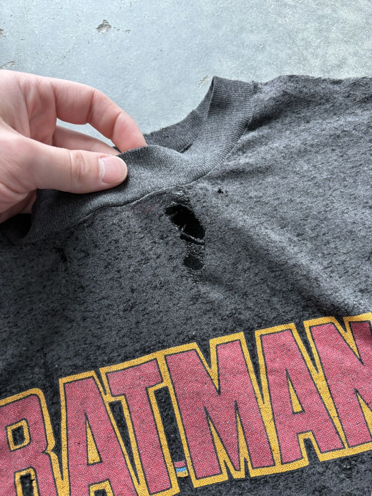 Vintage Vintage 80s Batman Graphic Tee Paper Thin Thrashed Size US L / EU 52-54 / 3 - 5 Thumbnail