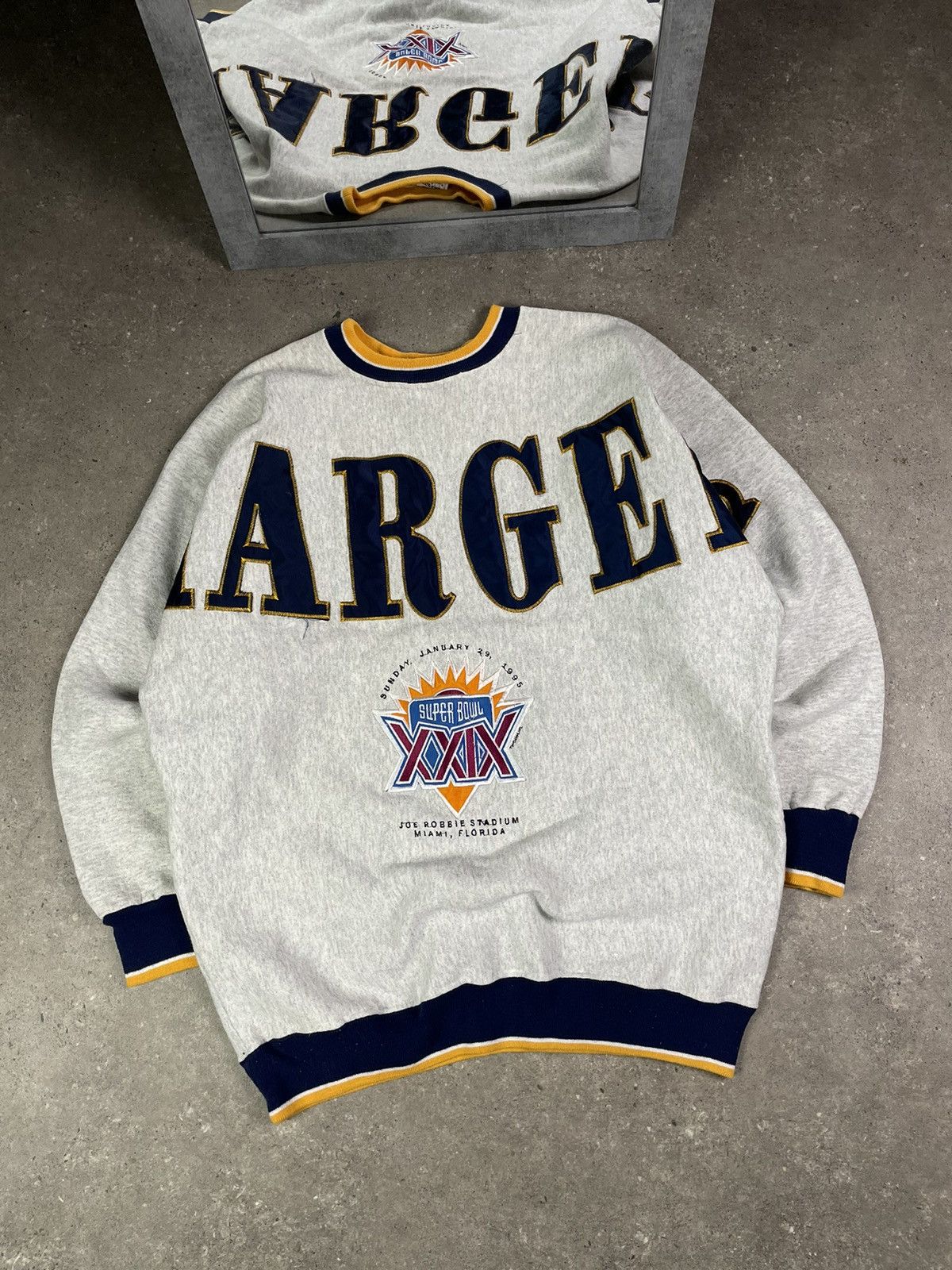 NFL × Vintage Vintage RARE 90s Superbowl Sweatshirt CHARGERS Size US XL / EU 56 / 4 - 2 Thumbnail