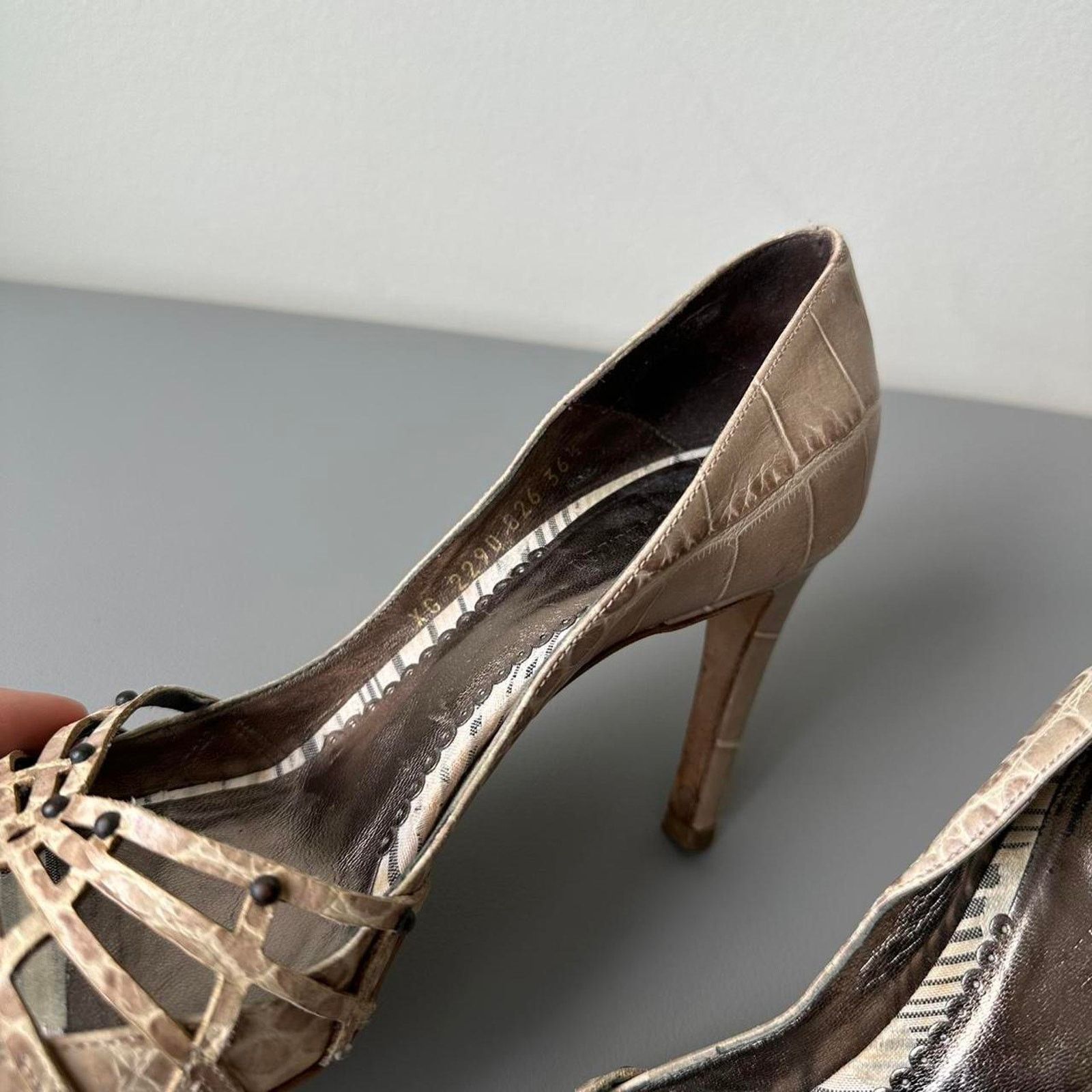Giorgio Armani × Vintage Vintage GIORGIO ARMANI Tan Leather Peep-Toe Croc Heels/Pumps Size US 6.5 / IT 36.5 - 8 Thumbnail