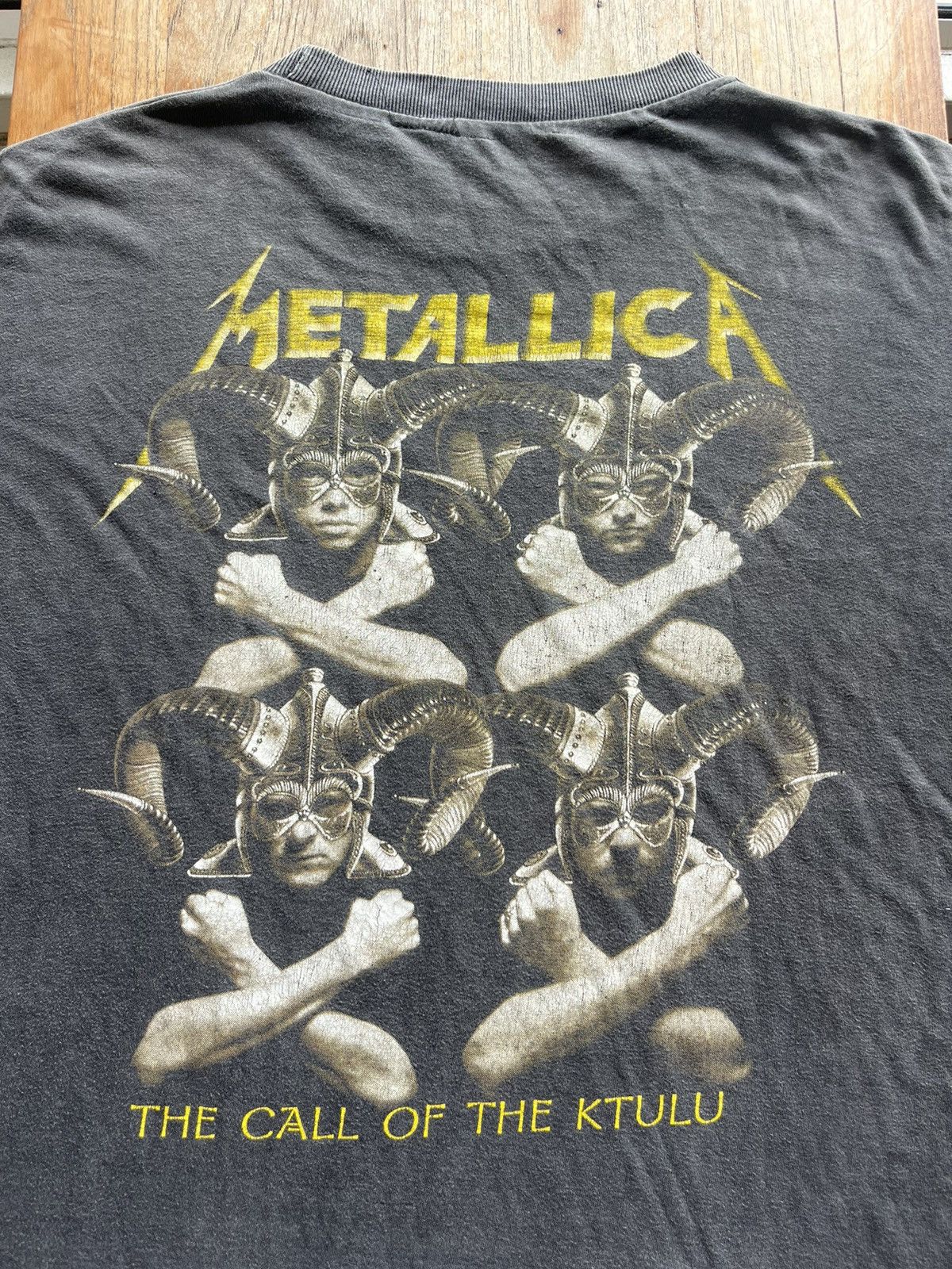 Band Tees Vintage METALLICA The Call Of The Ktulu ( EU )Tshirt Size US L / EU 52-54 / 3 - 8 Thumbnail