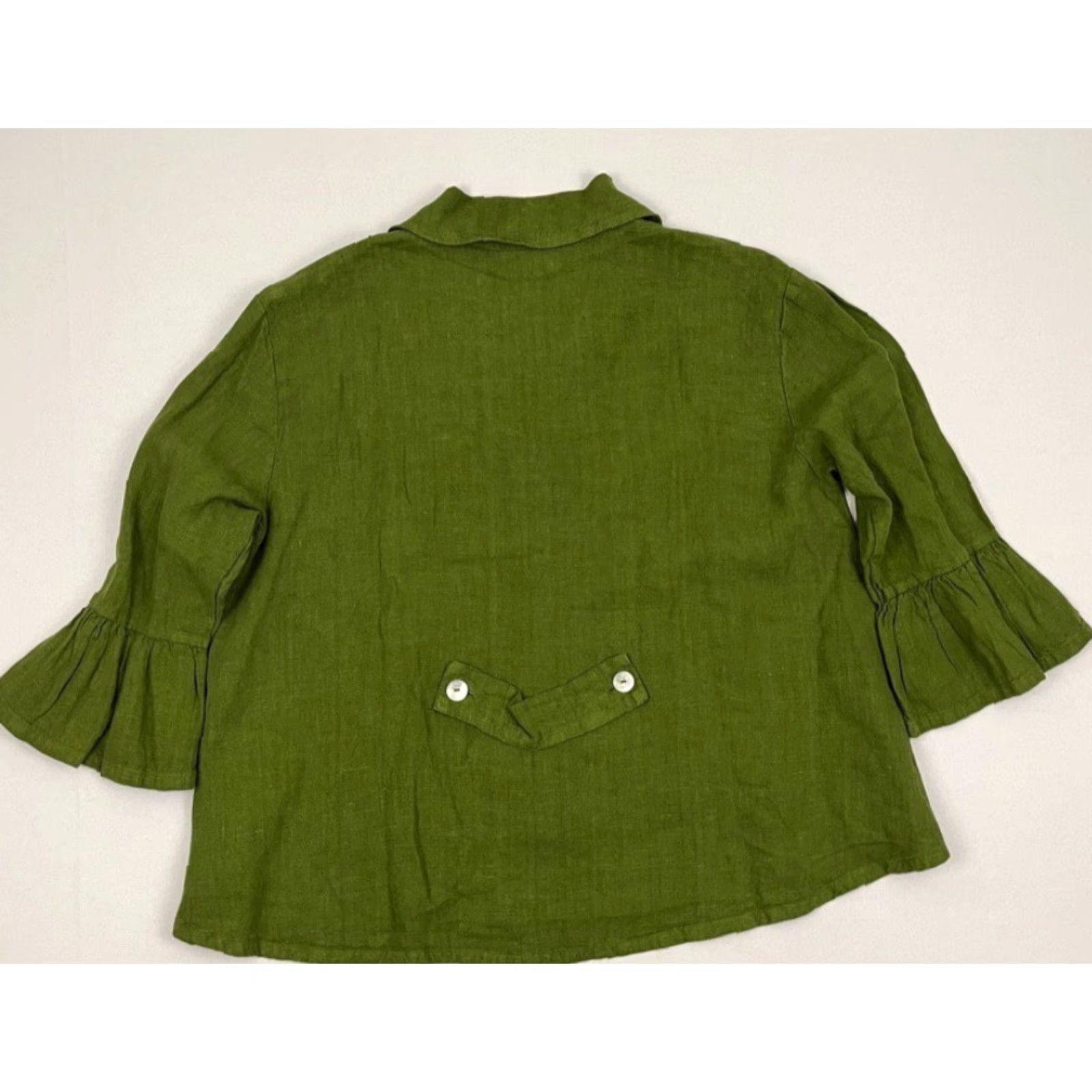 Bryn Walker Top Womens M Green Oversized 100% Linen MOP Buttons Ruffle Lagenlook