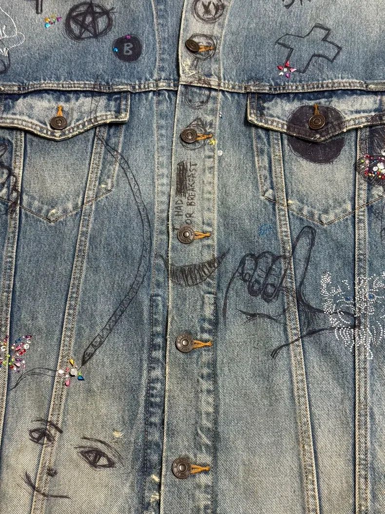 Balenciaga Balenciaga Graffiti Printed Hooded Denim Jacket Size US L / EU 52-54 / 3 - 3 Thumbnail