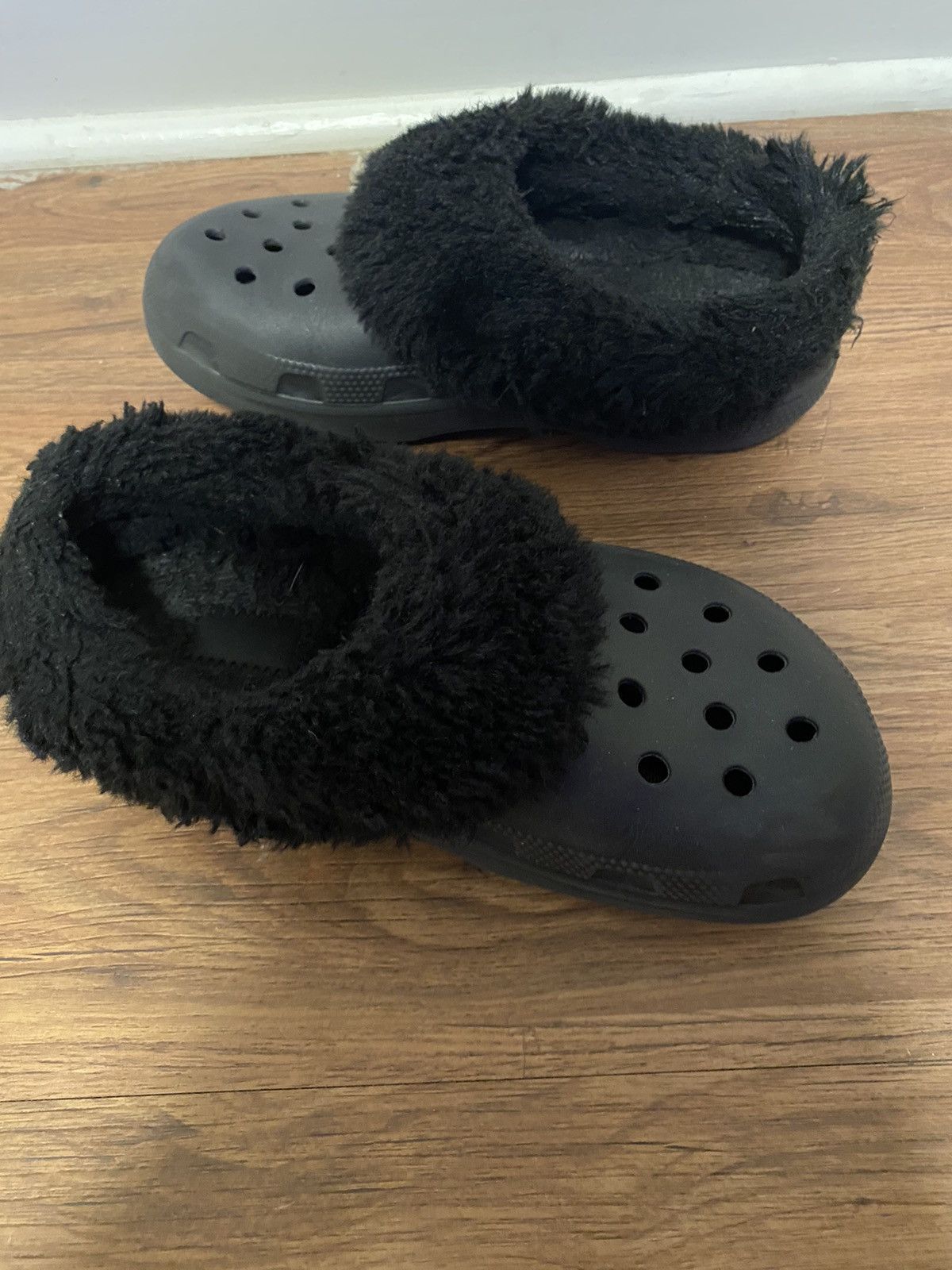 Crocs × Vintage Crocs with Faux Fur Size US 7 / EU 40 - 16 Thumbnail