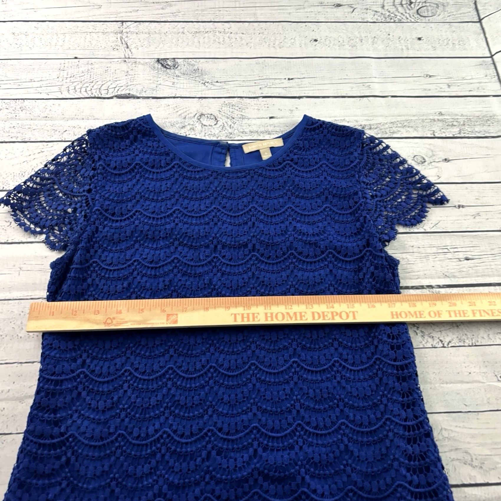 Banana Republic Banana Republic Embroidered Short Sleeve Top Women's 4 Royal Blue Shirt Womens Size 4 Blue Embroidered 90s? Size S / US 4 / IT 40 - 4 Thumbnail