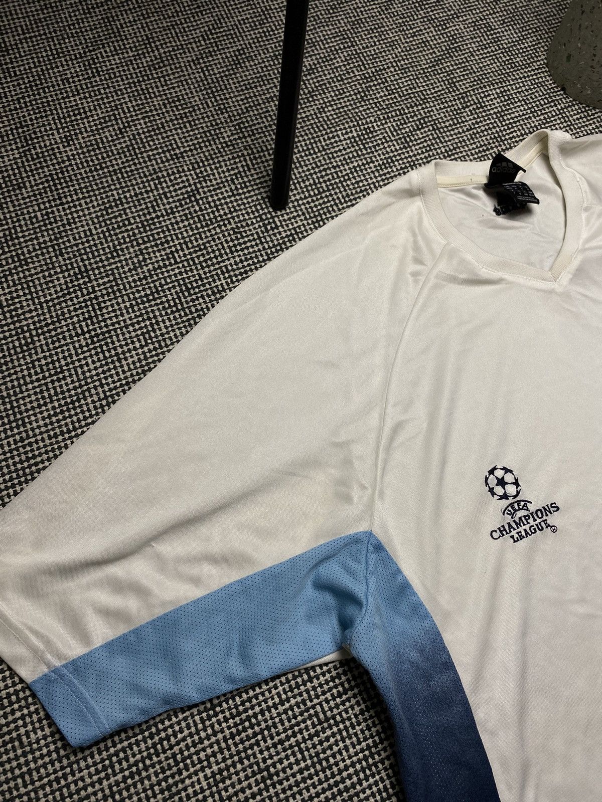 Vintage Real Madrid adidas 2003 vintage rare soccer jersey y2k Size US XL / EU 56 / 4 - 9 Thumbnail