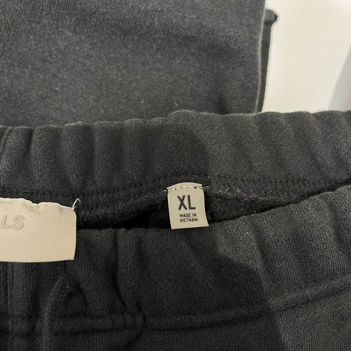 Essentials Fear Of God Essentials Sweatpants Stretch Limo Black (SS22) Size US 36 / EU 52 - 6 Thumbnail