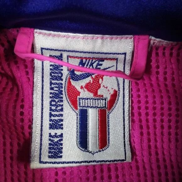 Nike × Vintage Vintage Nike International Windbreaker Jacket Neon Pink Size S / US 4 / IT 40 - 3 Thumbnail