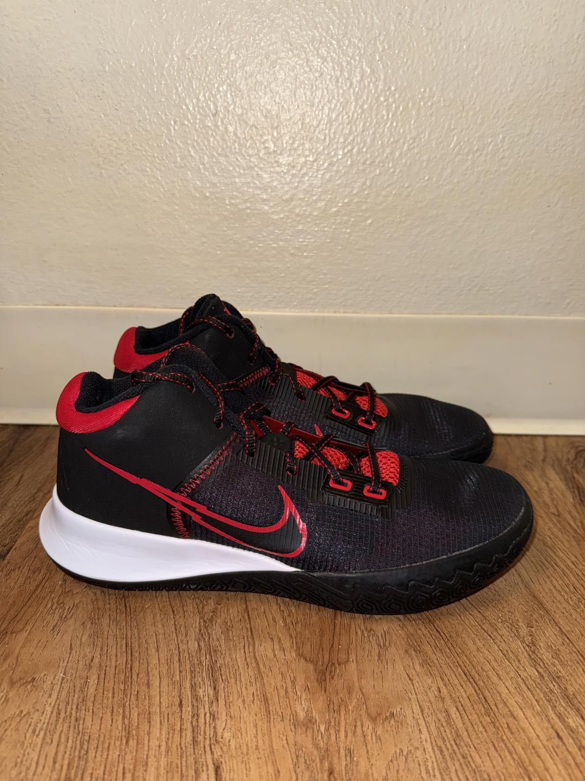 Nike Kyrie Flytrap Black University Red