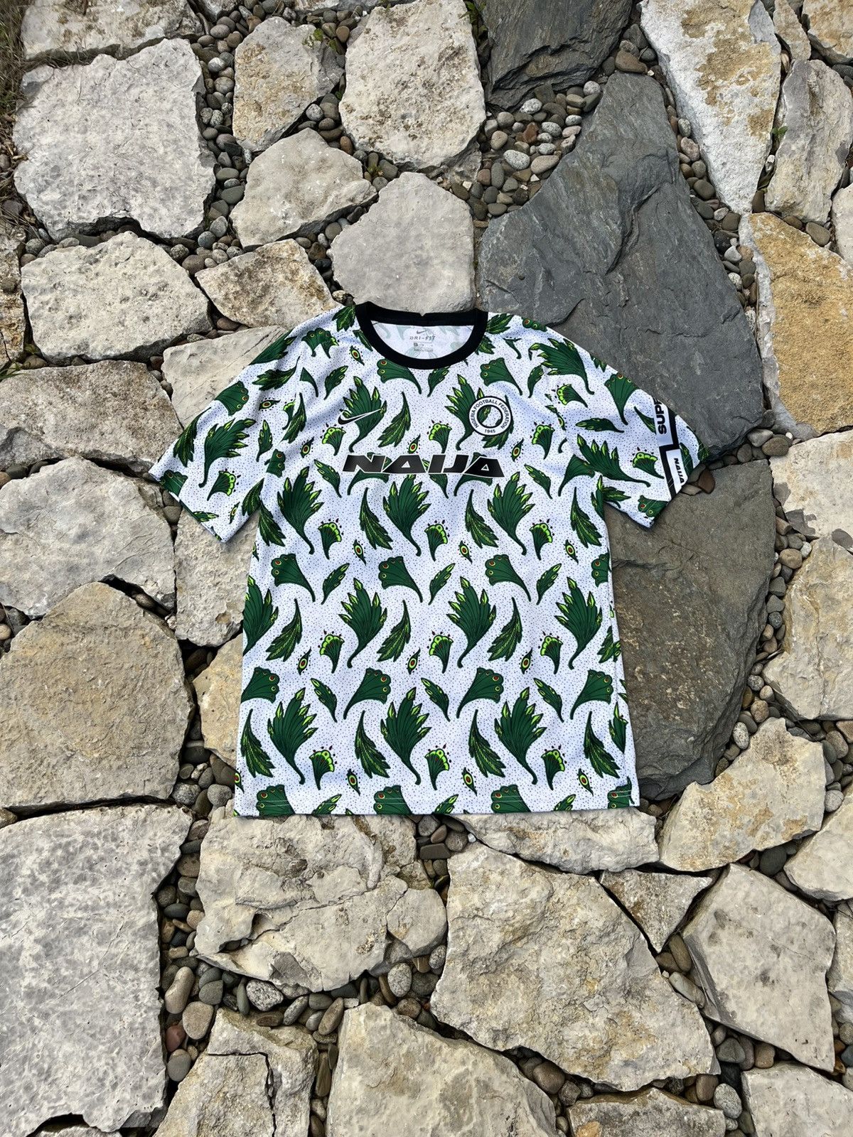 Nike Nike pre match Nigeria national team 2020 patterned jersey Size US L / EU 52-54 / 3 - 1 Thumbnail