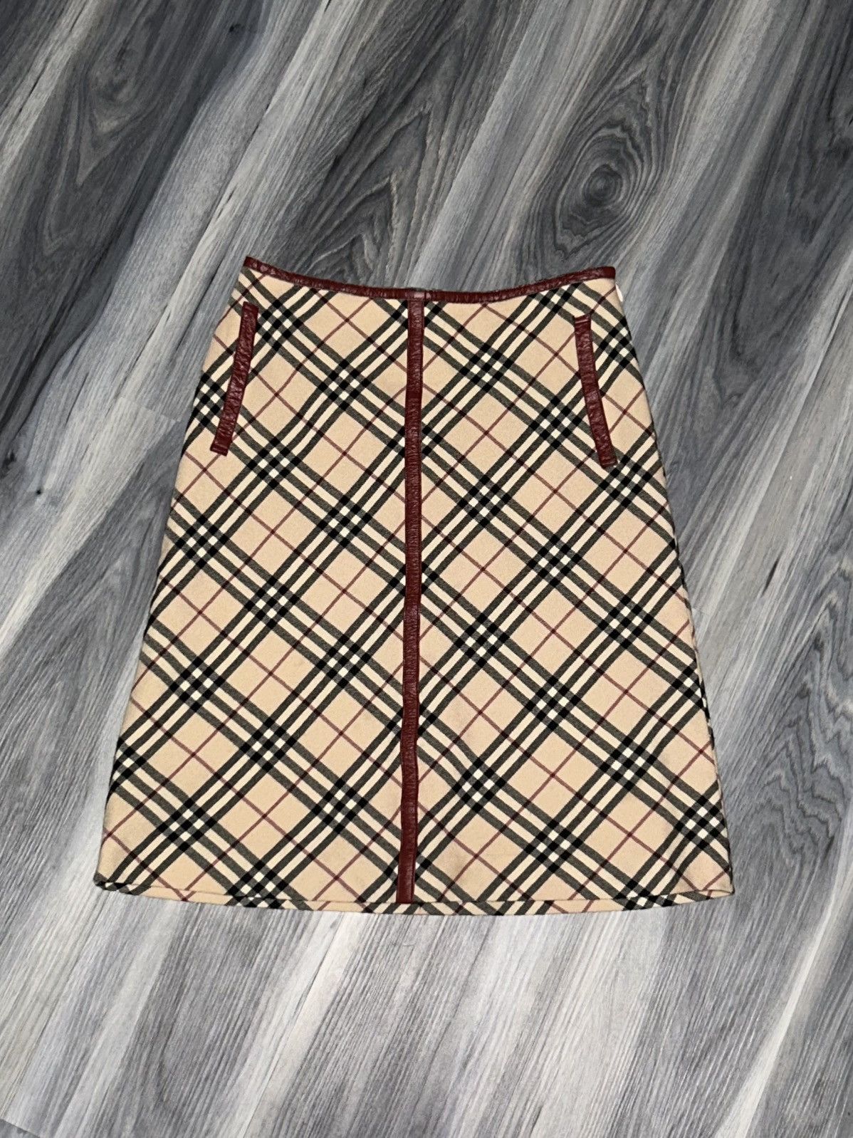 Burberry Burberry Blue Label Nova Check Wool Skirt size 36 Size 25" / US 0 / IT 36 - 1 Thumbnail