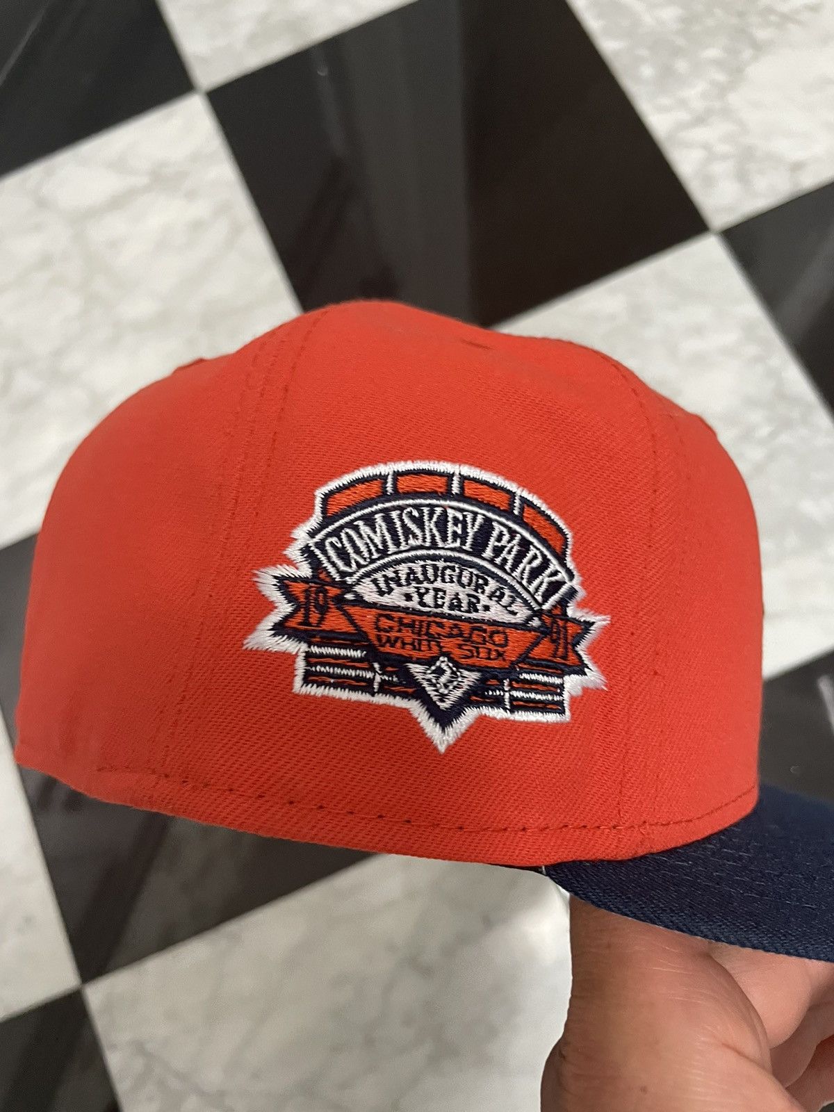 New Era 🔥 Exclusive white Sox fitted 7 1/8 Size ONE SIZE - 2 Thumbnail