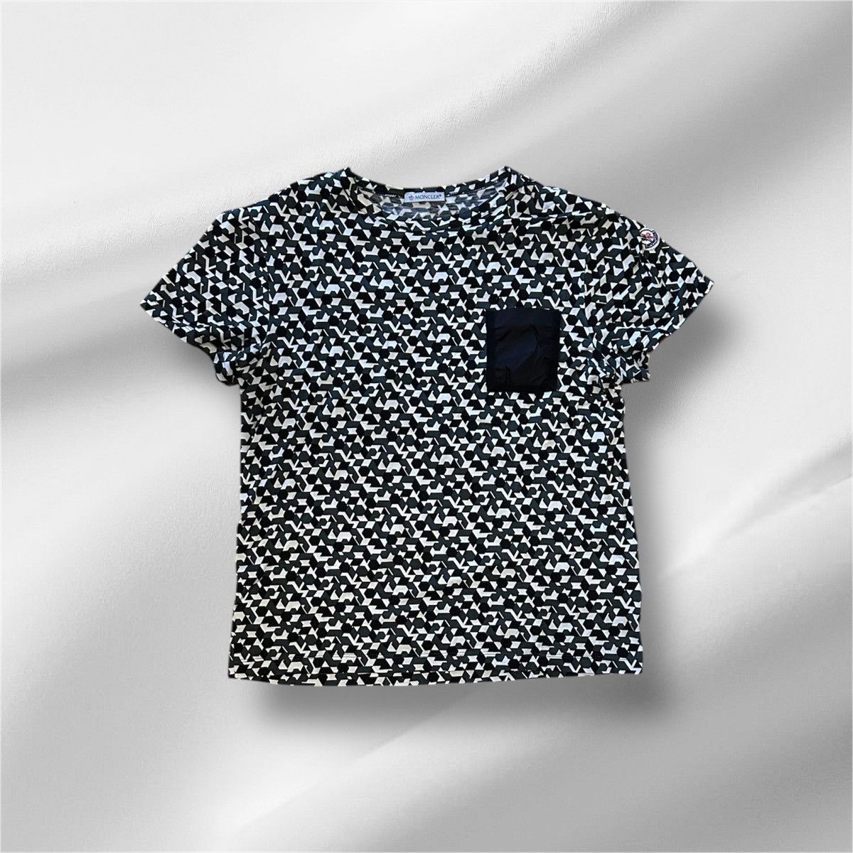 Moncler Moncler Camo Tee Size US S / EU 44-46 / 1 - 1 Thumbnail