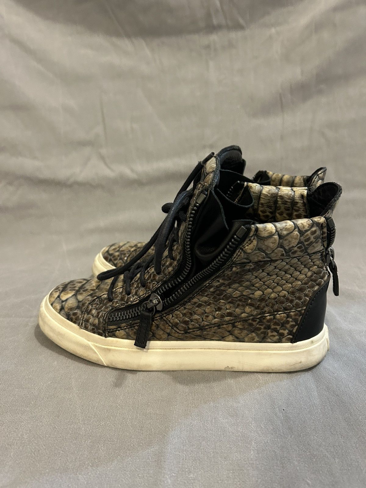 Giuseppe Zanotti Giuseppe Zanotti Python Effect High Top Sneakers Size US 7 / IT 37 - 2 Thumbnail